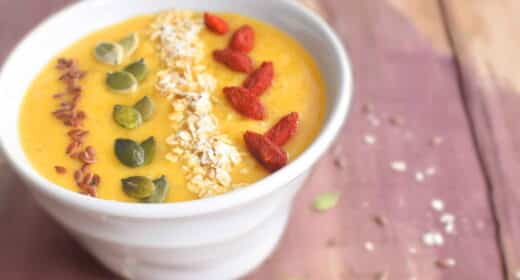 Smoothie bowl au thé vert, flocons d&rsquo;avoine, mangues et baies de Goji - 3258