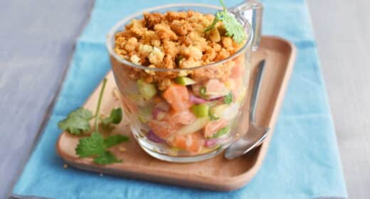 Tartare de saumon, céléri, granny, carmine et crumble d&rsquo;amandes - 3233