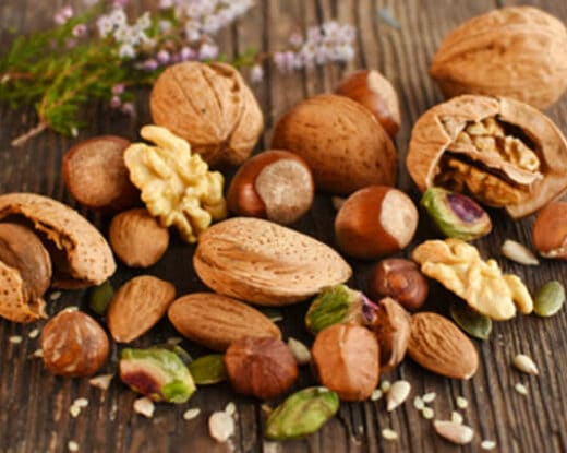 <strong>Les oléagineux (amandes, noix, noisettes…):</strong> - 3782